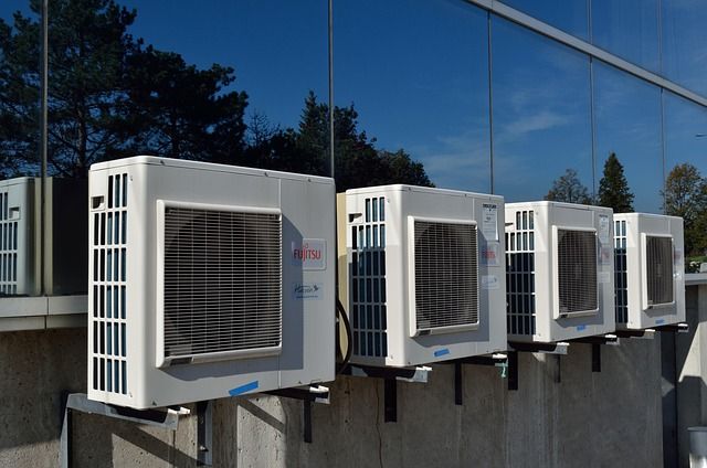 Jakie rozwiązania proponuje firma Fujitsu dla klimatyzacji dużych powierzchni?